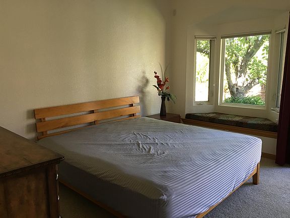 5th image of 13485 Holiday Dr
