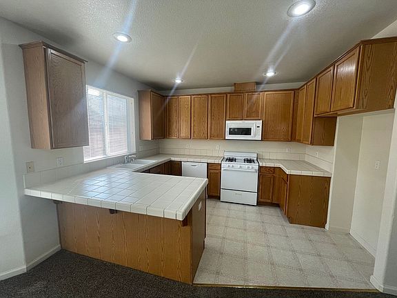3rd image of 1328 Chichester Dr
