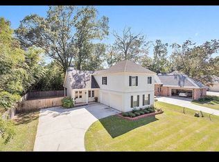 9904 Belle Dr, St Francisville, LA 70775