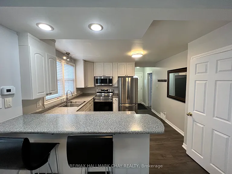 10 Bowman Ave #A — Photo 4