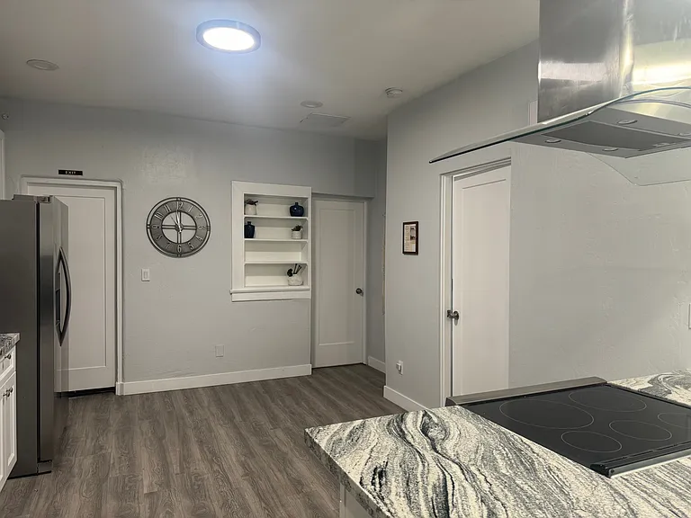 2331 N Richland St — Photo 1
