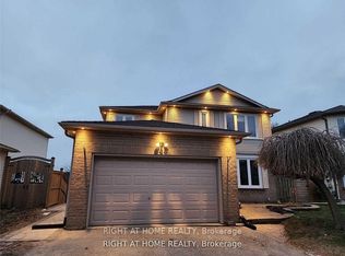 844 Crowells St, Oshawa, ON L1K1X3