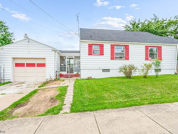 3rd image of 179 N Brockway Ave