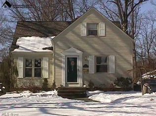 610 Oakmoor Rd, Bay Village, OH 44140