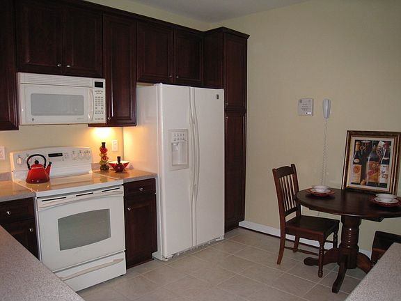 Open Eat-In Gourmet Kitchen