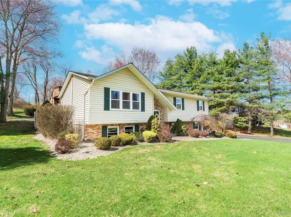 4 Tanglewood Lane, Poughkeepsie, NY 12603