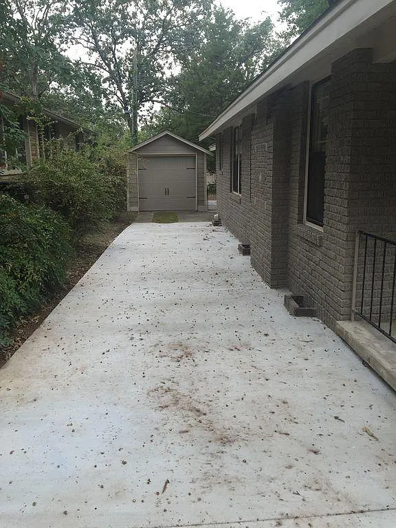 2 bed, 1380 sqft, $1,895 — Photo 2