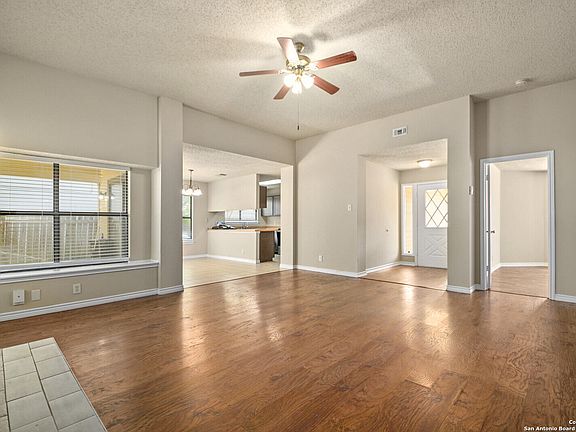 4th image of 6114 Cliffbrier Dr