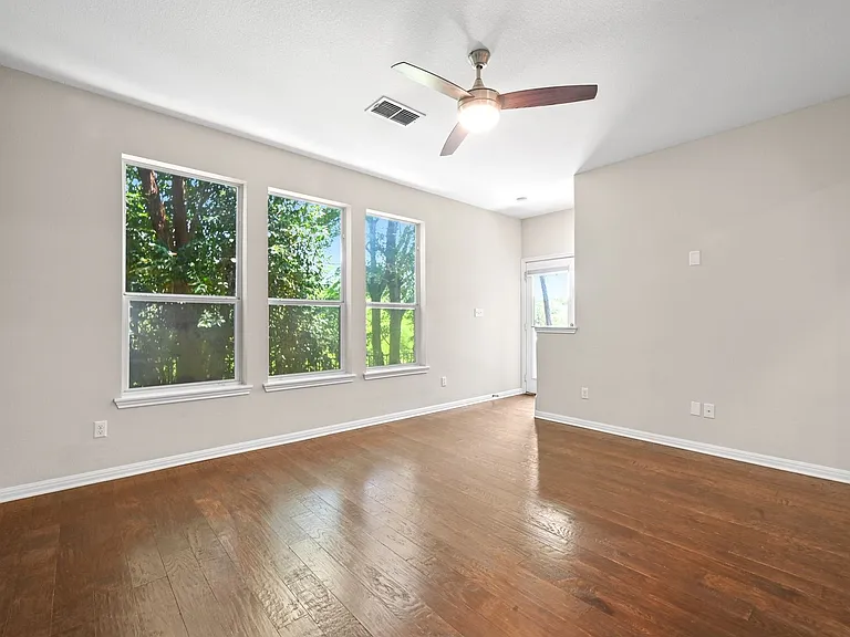 1308 Central Park Ct — Photo 8
