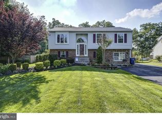 660 Autumn Crest Dr, Waterford Works, NJ 08089