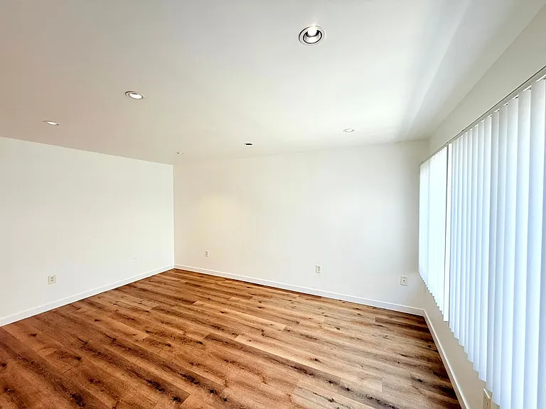 1059 Western Avenue — Photo 16