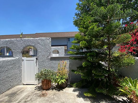 4th image of 4675 Twintree Dr #5