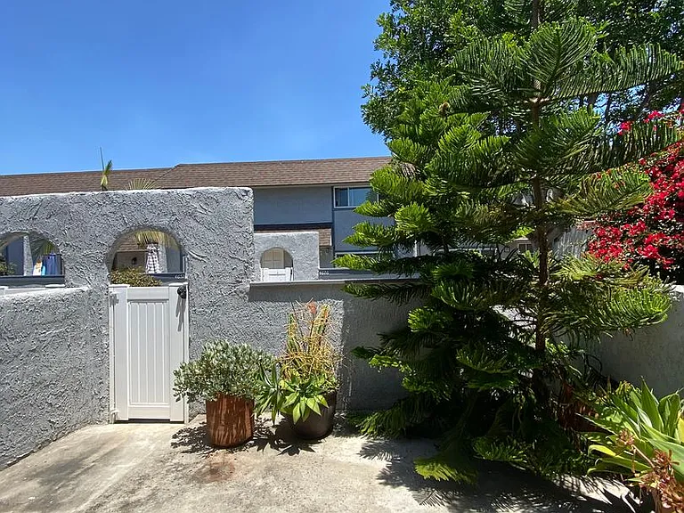 4675 Twintree Dr #5 — Photo 4