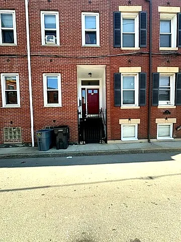 75 Division St #1A — Photo 1