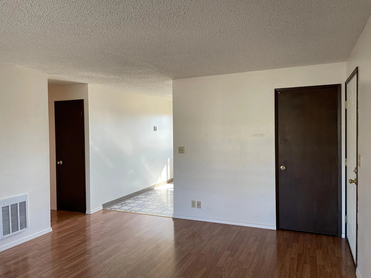 6004 W Walnut St — Photo 3