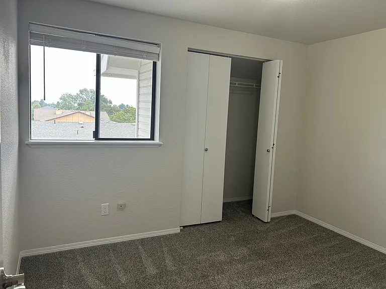 1208 S 43rd Ave — Photo 23