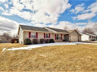 3034 Gilbert Dr, Green Bay, WI 54311