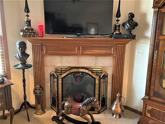 5th image of 581-583 Armand Dr