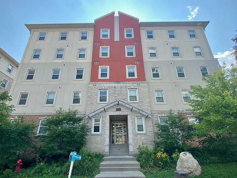 253 Lester St #5 — Photo 1