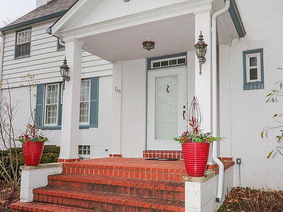 3rd image of 765 Ivy Ave