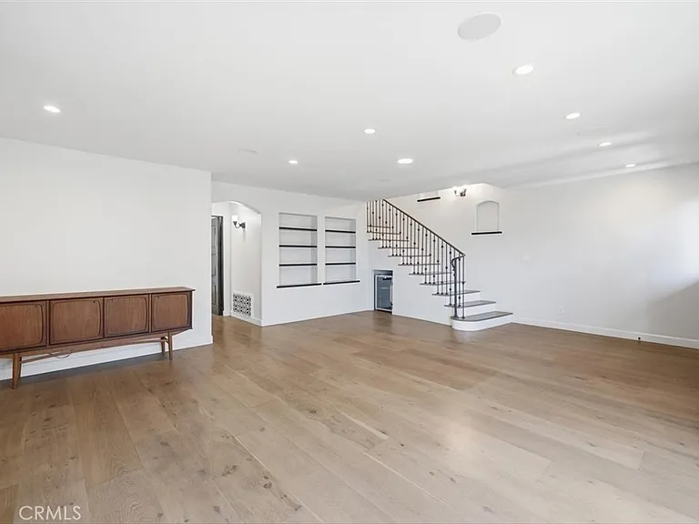 221 24th St — Photo 12