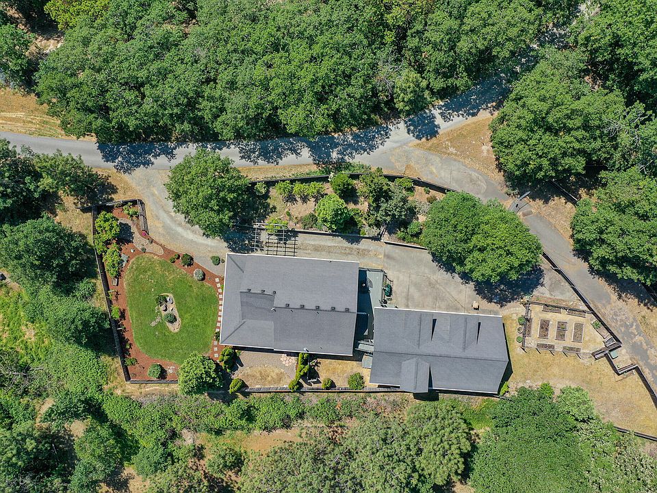 42 SW Leonard St, Grants Pass, OR 97526 MLS 220164978 Zillow