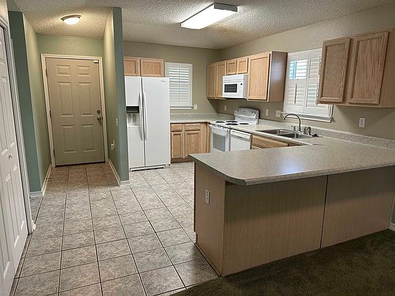 3rd image of 2368 Trailwood Dr