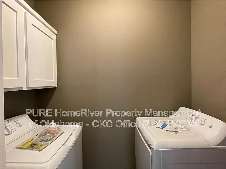 1002 SW 91st St — Photo 4