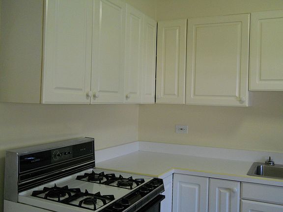 2nd image of 1923 Newcastle Ave