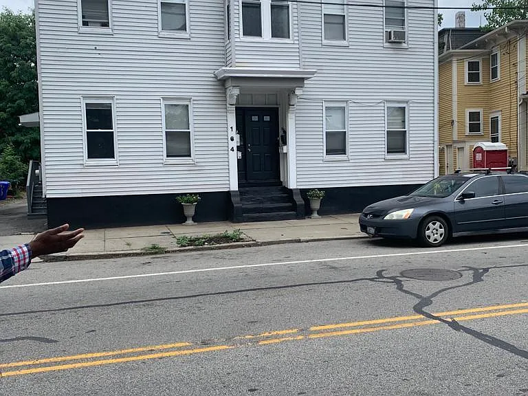 164 Bridgham St #1R — Photo 10