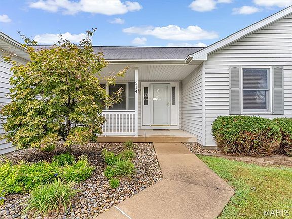 3rd image of 214 Osterhage Dr