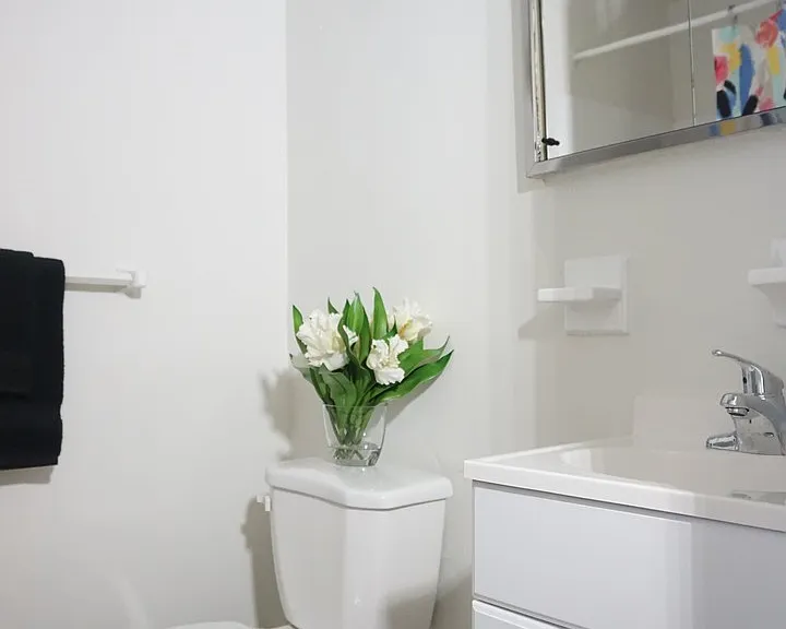 Karen Court Apartments — Photo 15