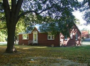 119 Swezey Ln, Middle Island, NY 11953