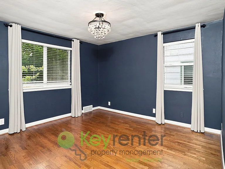 8835 35th Ave SW — Photo 7