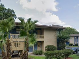 2811 SW Archer Rd