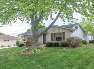 2955 Thornapple Ct, Racine, WI 53402
