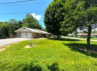301 Mountain View Ave, Rural Retreat, VA 24368