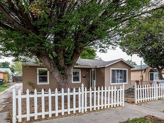 2nd image of 1952 Evergreen Ave