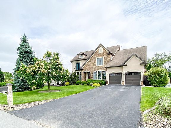 2nd image of 1038 Shannon Dr S