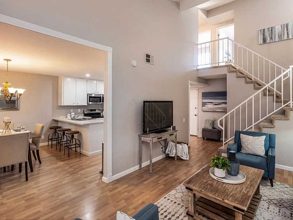 5th image of 430 Colony Knoll Dr