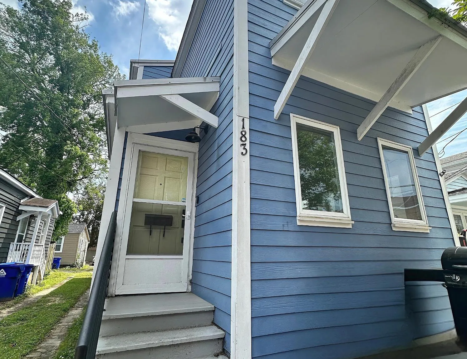 3 bed, 2.5 bath, 1337 sqft, $4,200 — Photo 1