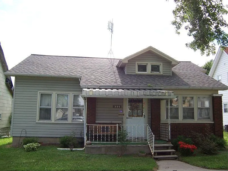206 S Johnson St photo 1