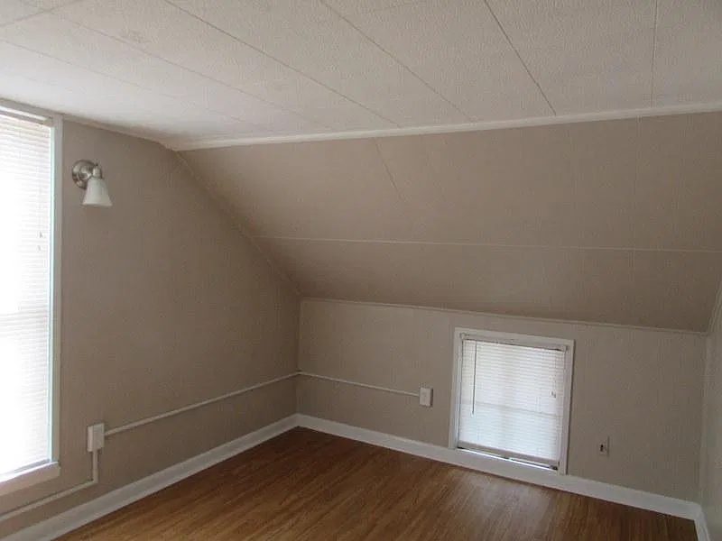 3 bed, 1214 sqft, $1,550 — Photo 3