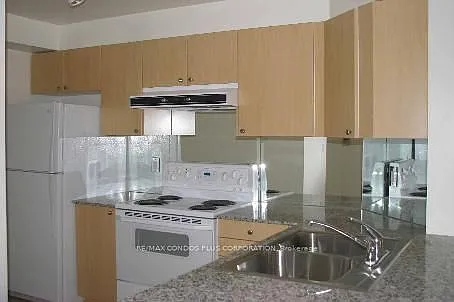 801 Bay St #601 — Photo 7