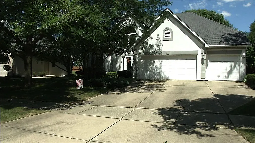 2131 Yellowstar Ln photo 1