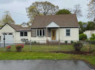 680 Howard Ave, Copiague, NY