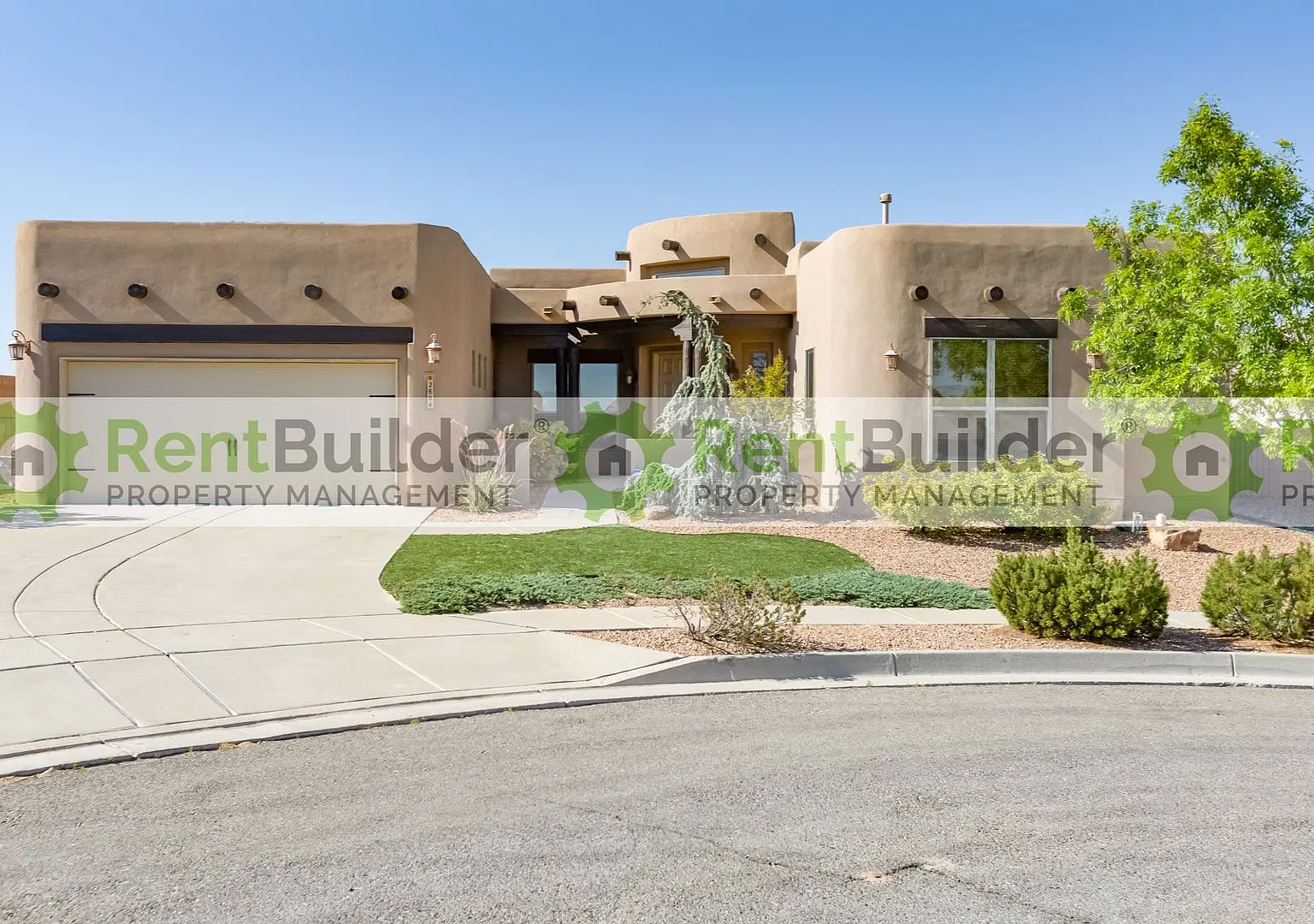 Former Parade of Homes Award Winner! — Photo 1