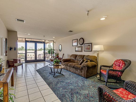 4th image of 425 S Parkcrest Unit 325