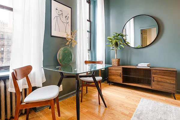 Rented by June | media 23