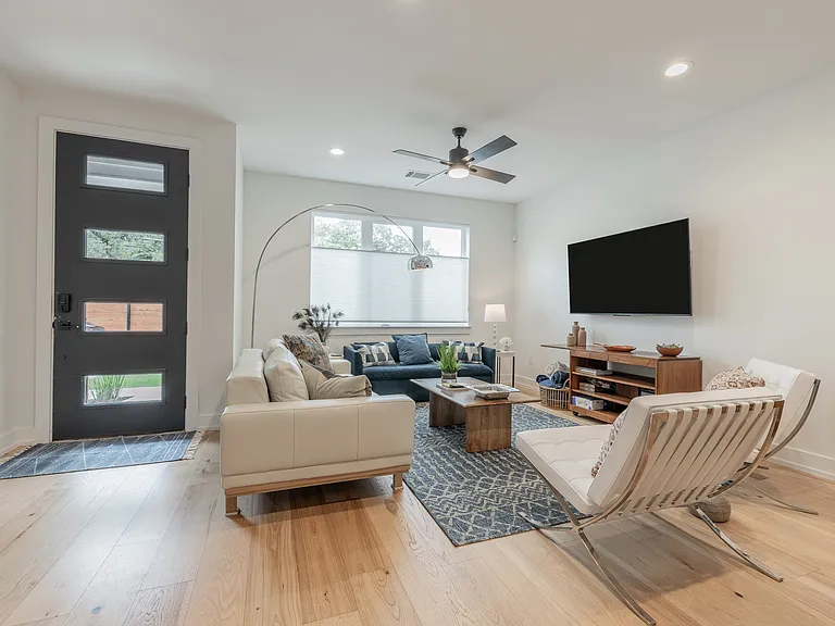 712 Vargas Rd #1 — Photo 5